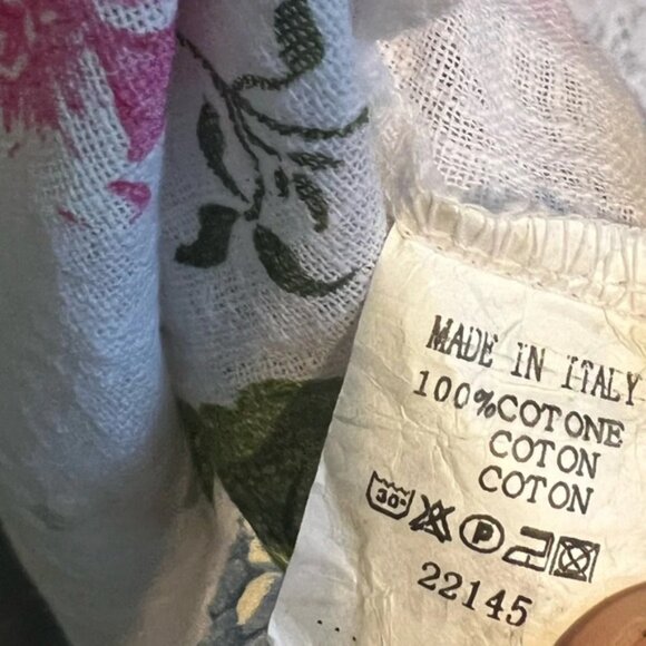 Made in Italy Sleeveless Floral Cotton Top Blouse. Size 1X Plus Size Semi-sheer - Picture 4 of 6